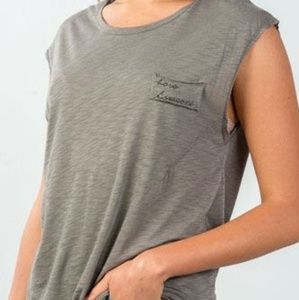 Love someone graphic tee